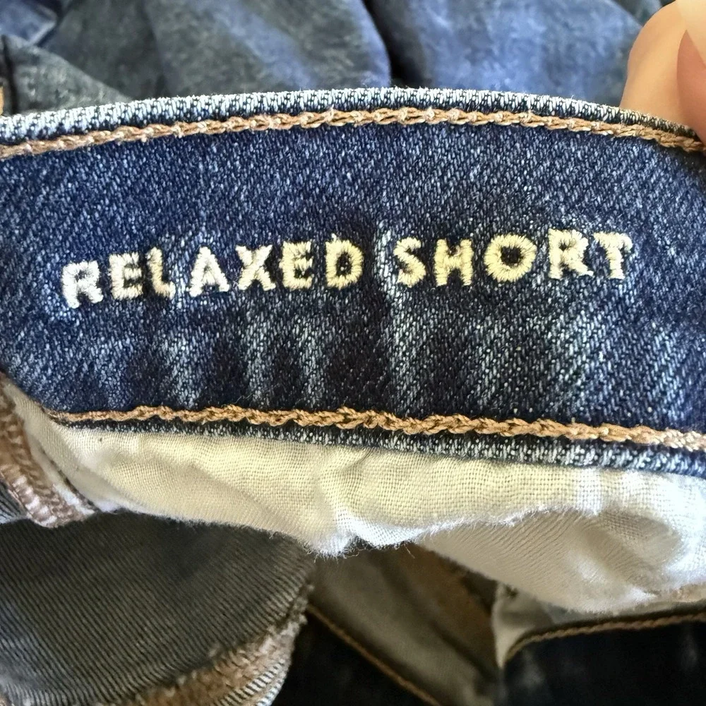 American Eagle Womens 4 Blue Medium Wash Mid Rise Cut Off Raw Hem Jean Shorts